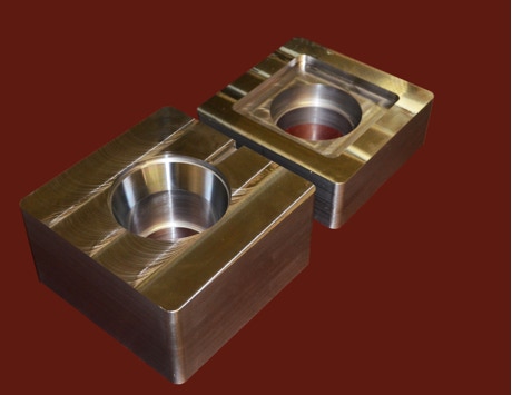 Plastic injection mold